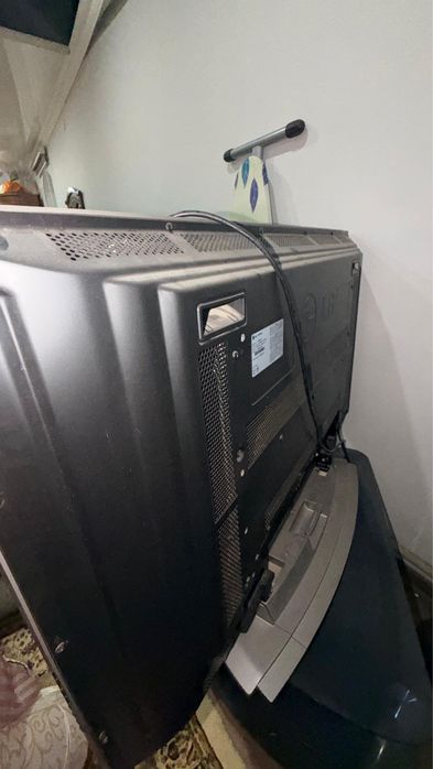 Телевизор lg 42 дюйма (106 см)