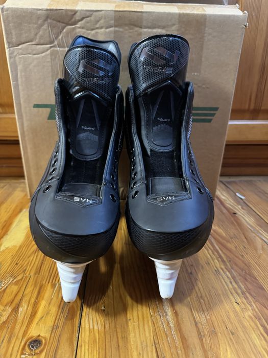 Продам коньки True custom