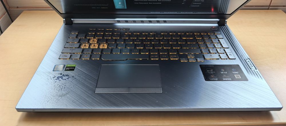 Laptop Asus ROG Strix G_17.3"FHD_i5 9300H_GTX 1650 4GB_SSD_DEFECT_