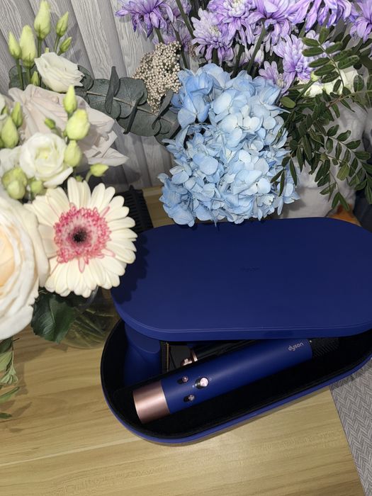 Продам НЕ РАБОЧИЙ стайлер Dyson