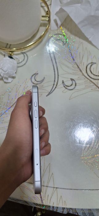 Продам iPhone 16 256 ГБ