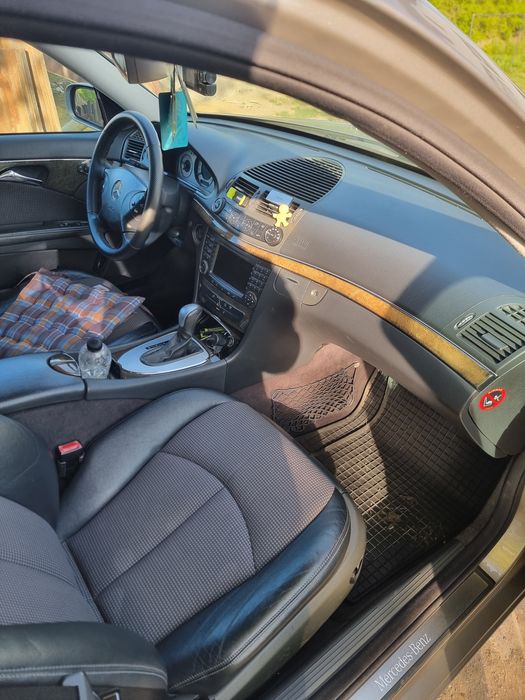 Mercedes E class w211