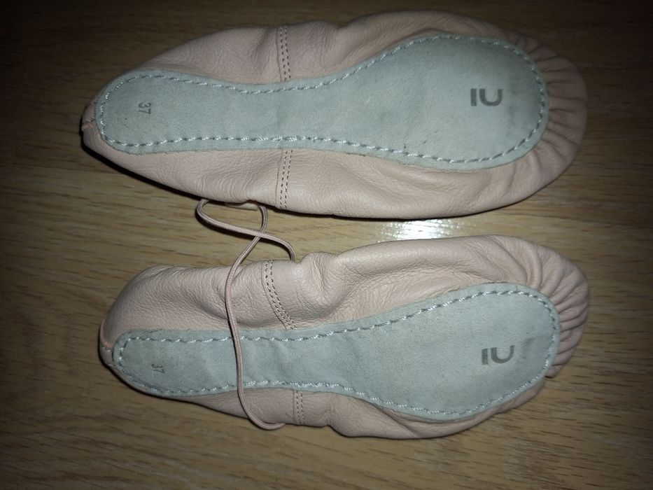 Нови кожени балетни туфли от Декатлон