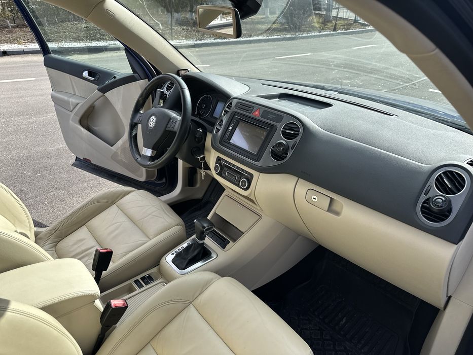 Volkswagen Tiguan 2010 2.0 tsi 4x4 200 cp automat