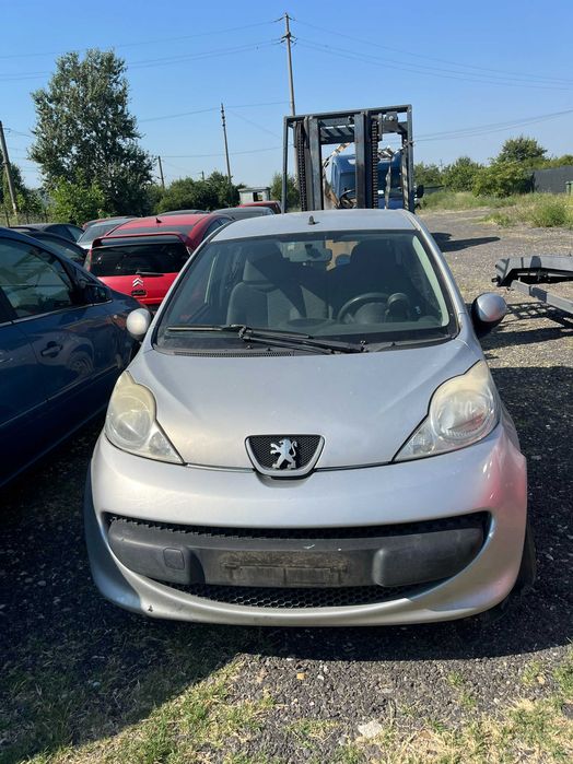 Dezmembrez Peugeot 107 gri argintiu 1.0 benzina 2007