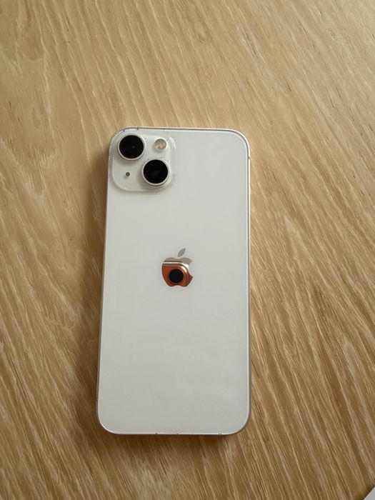 Продавам iPhone 13