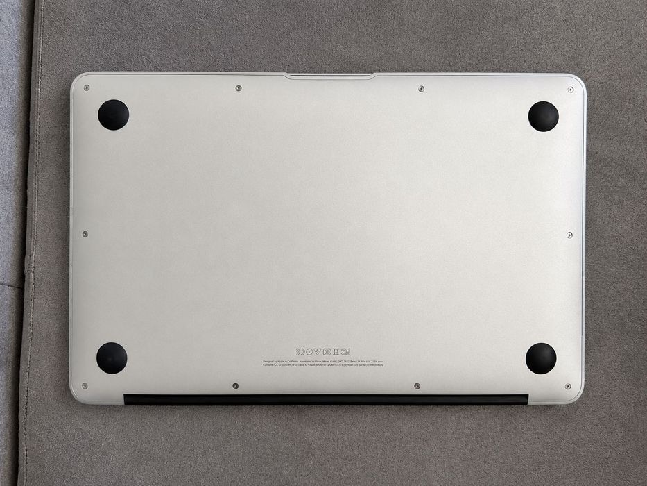 Apple MacBook Air 11” Early 2015 | Intel Core i7 | 8GB RAM | Перфектно състояние