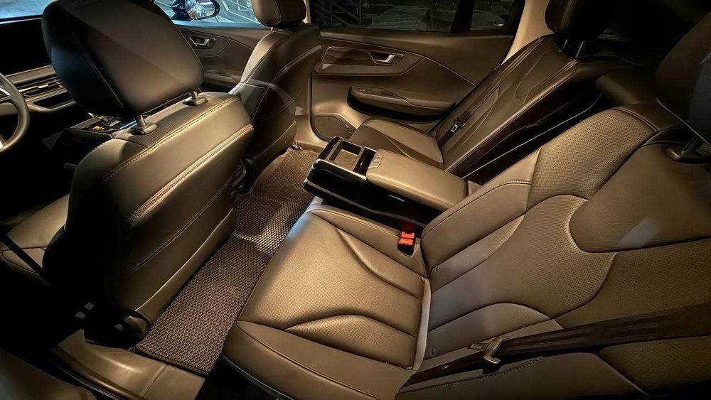 Hongqi E-QM5 пробег 23000, 431 талик