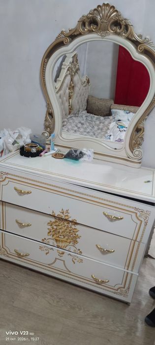 Продам спальный гарнитур