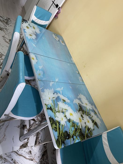 Продам кухонный стол