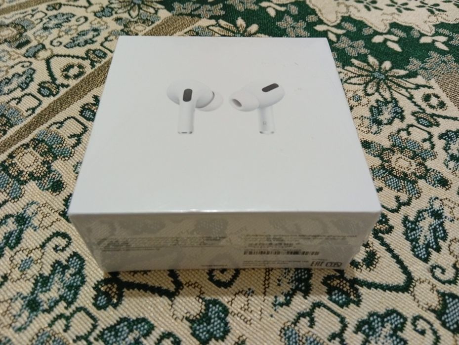 Airpods pro with magsafe charging case