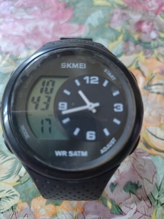 Электронные часы SKmei