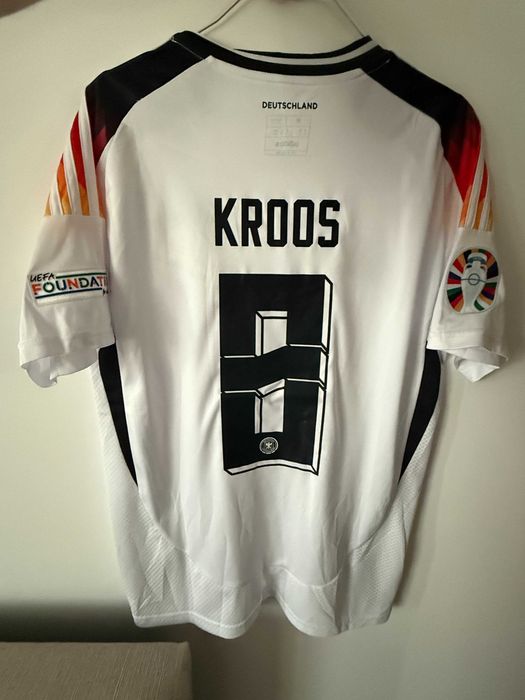 Tricou Kroos Germania euro 2024 cu badge uri fotbal