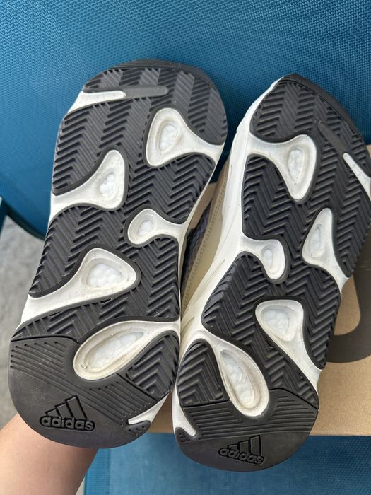 Yeezy 700 v2 cream autentici