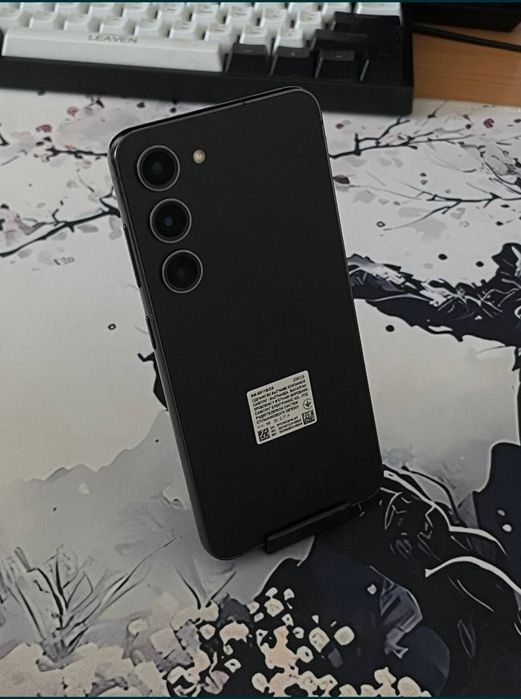Samsung Galaxy S23 256 гб без торга люди!