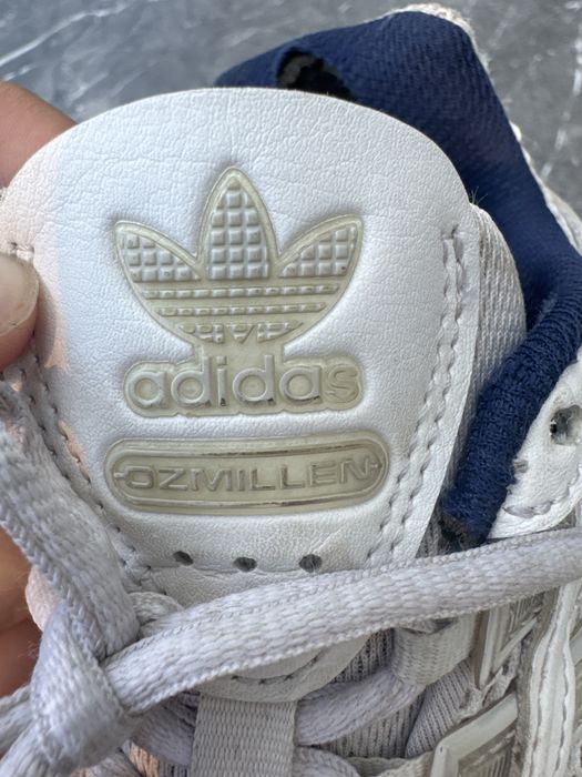 Кросовки Adidas оригинал бу есть повреждение