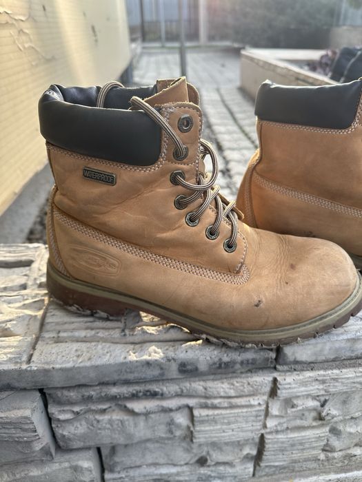 Продам ботинки 42 размера.