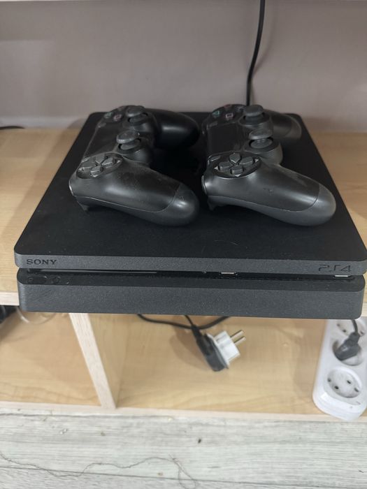 Продам ps4 slim 1tb