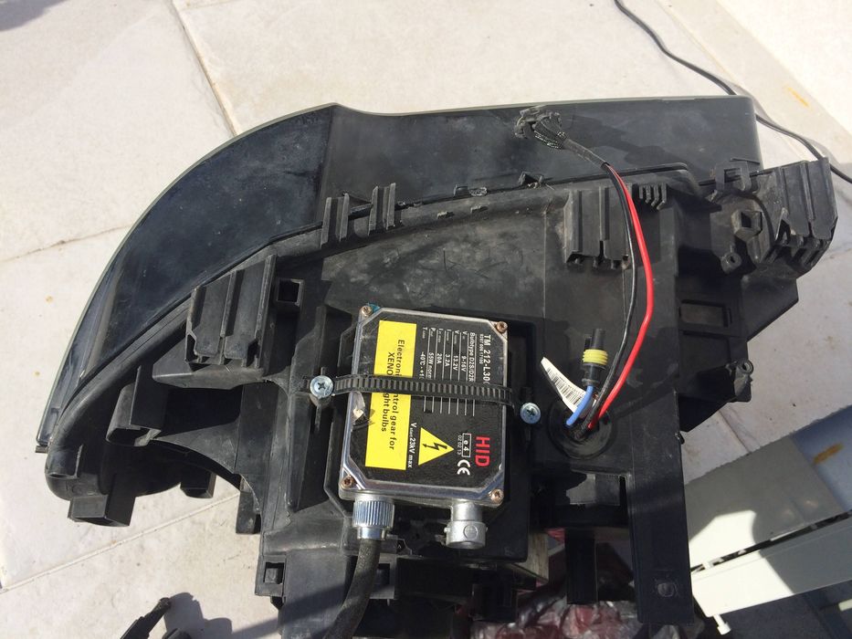 Фар десен за БМВ е83 Х3