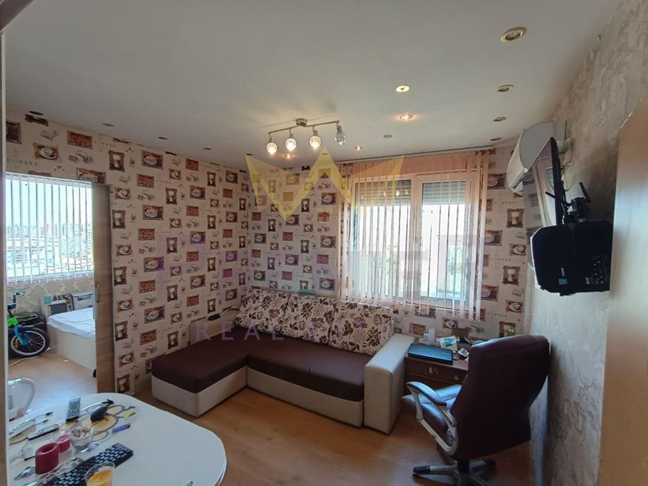 Продава се Тристаен апартамент в Бургас, Славейков - 66 кв.м за 2023 €/кв.м - Снимка #10