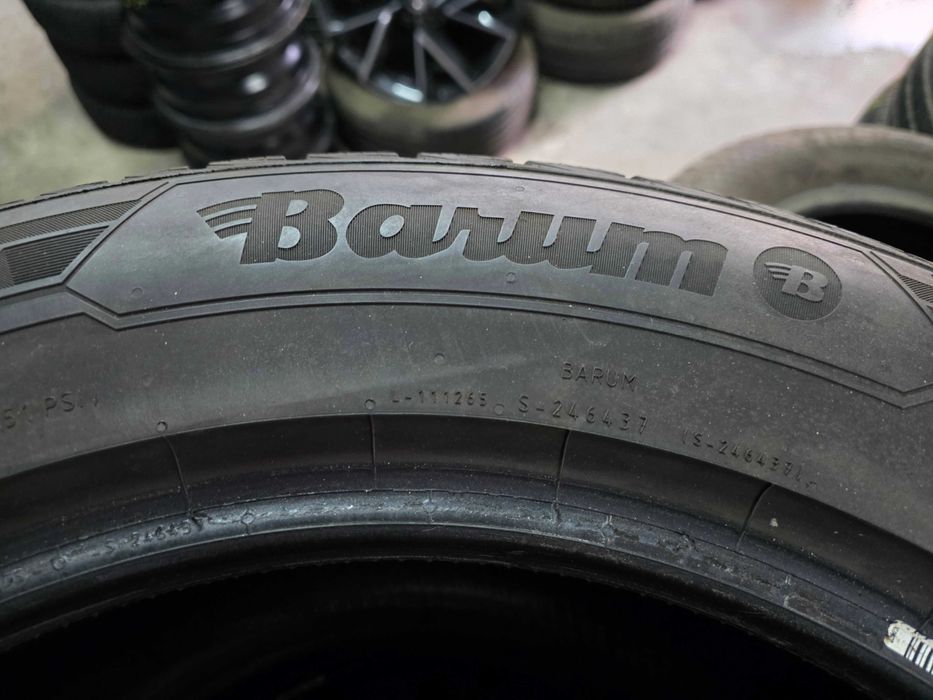 4бр Зимни гуми 215 65 17 - Barum