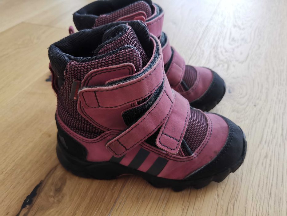 Ghete iarna bocanci fete Adidas Traxion nr. 24
