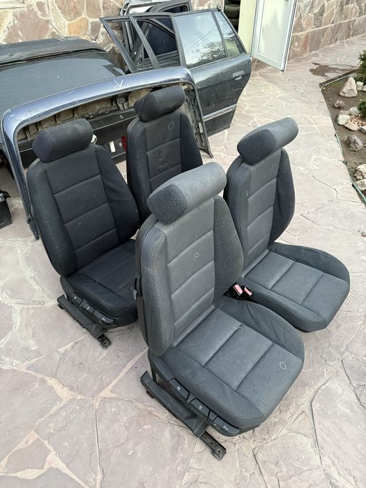 Передние сидения на BMW e36 купе компак
