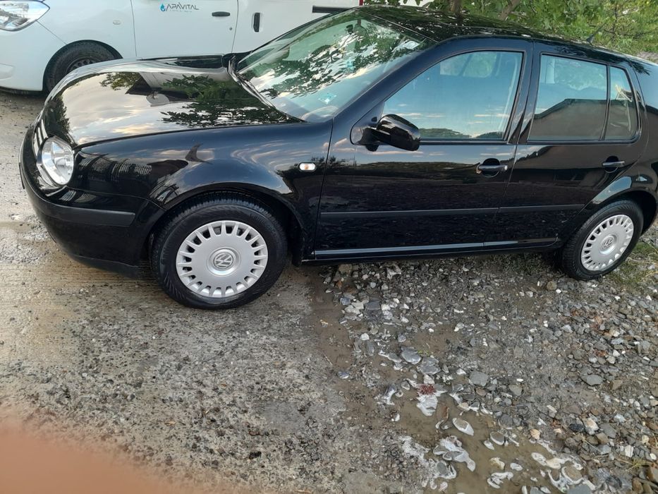 Vând Golf 4 1.4 benzina