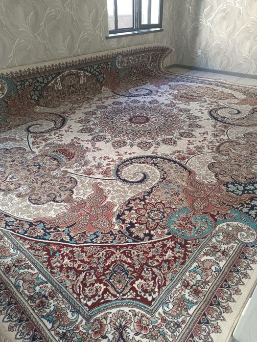 Продам ковер новый