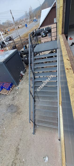 Scări metalice zincate