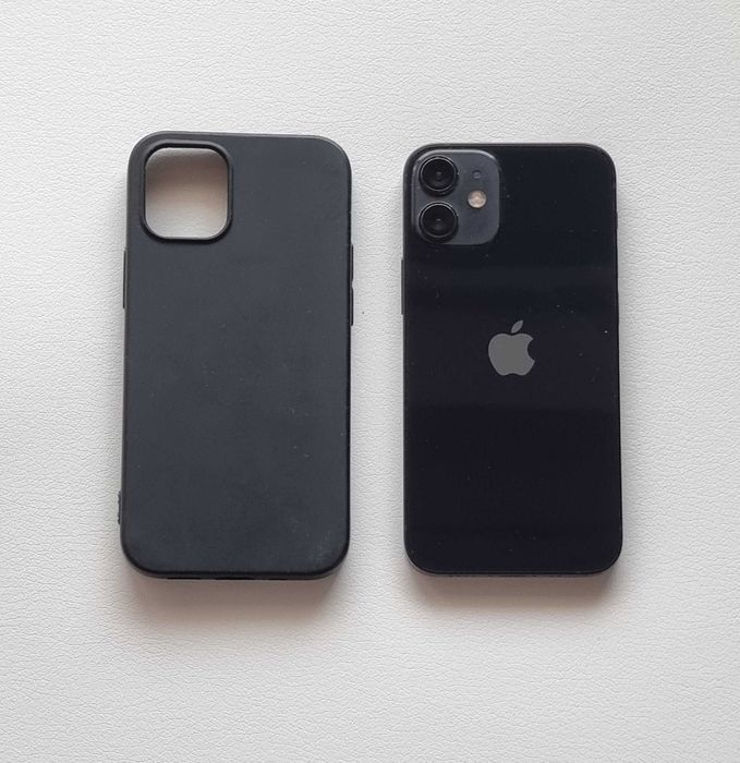 iPhone 12 Mini Black, 64 GB, bateria 100%, in stare foarte buna, liber