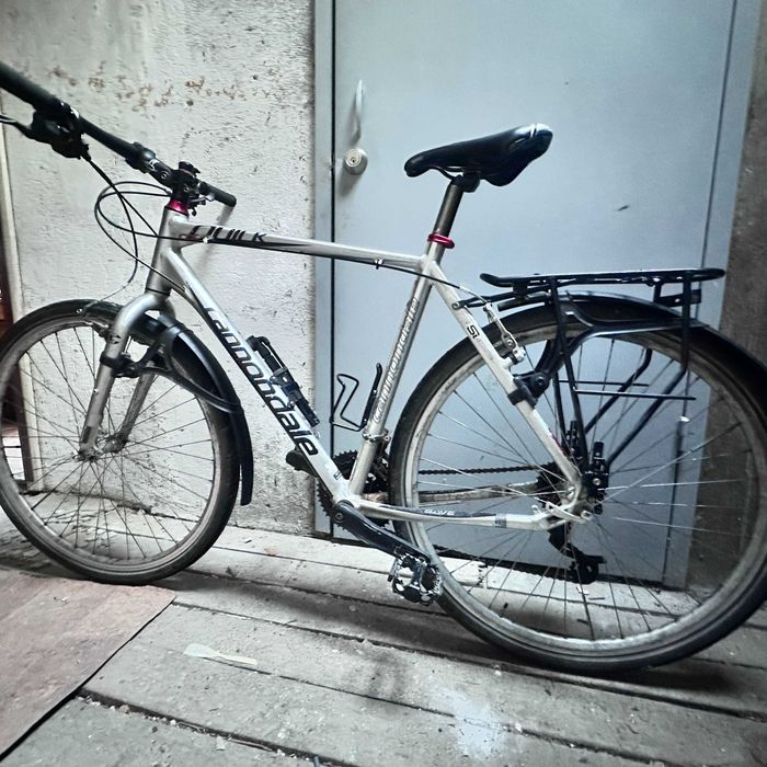 Премиум хибрид Cannondale Quick – SRAM скорости, напълно оборудван и сертифициран