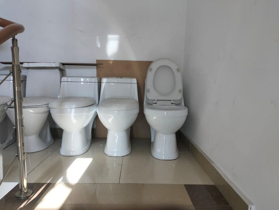 Продам унитазы ...