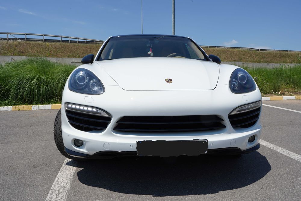 PORSCHE Cayenne 2012
