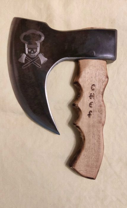 КОМПЛЕКТ - Брадва за барбекю с дъска за рязане - /персонализирана/