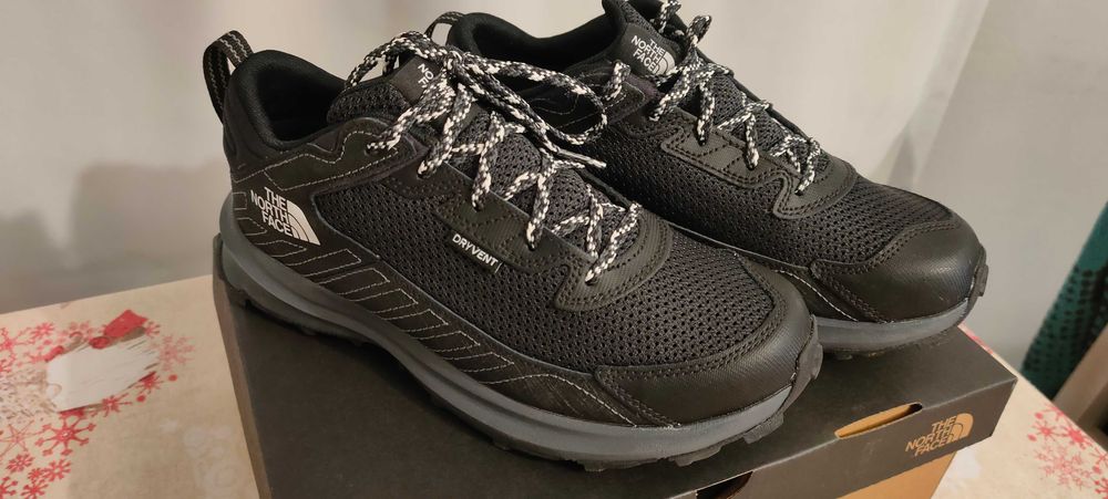 Маратонки The North Face