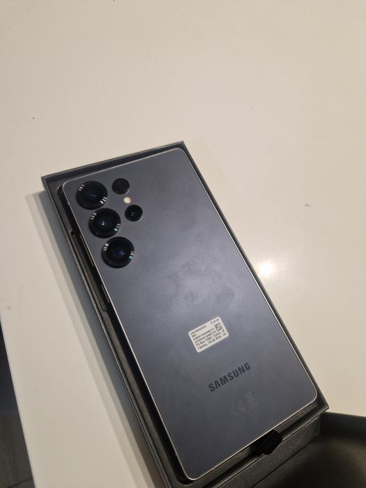 Samsung Galaxy S25 Ultra nou/desigilat pentru verificare