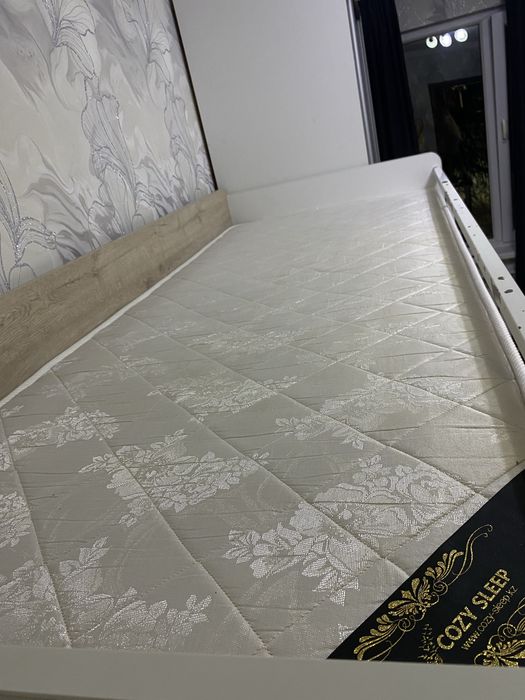 Двухярустная кровать , матрасы