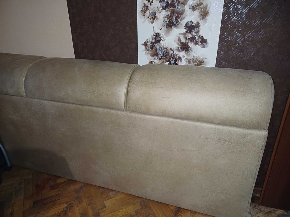 Спешно продавам  тапицирана табла   за мека мебел