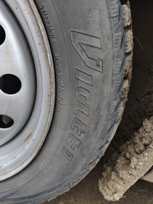 Комплект шин с дисками