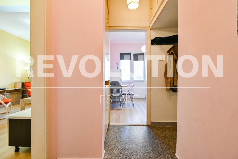 Дава се под наем Двустаен апартамент в София, Център - 78 кв.м за 500 € - Снимка #2