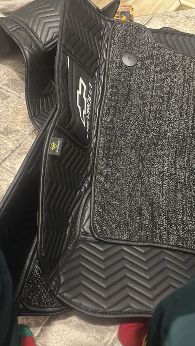 Продам коврики на шеврале ниву