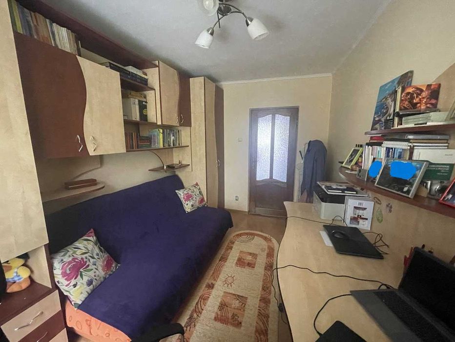 Apartament cu trei camere și garaj