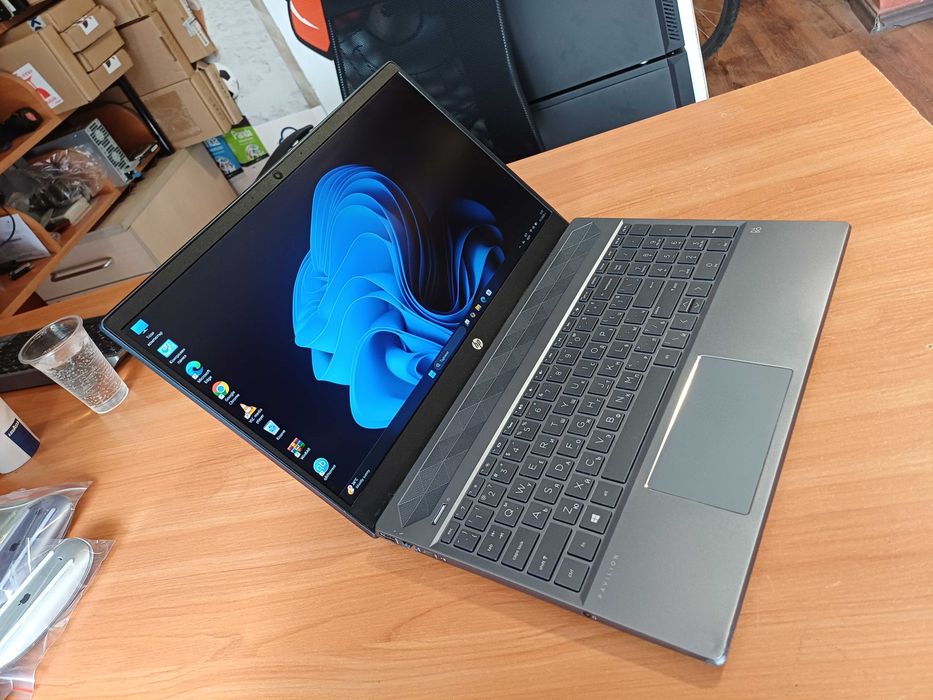 15.6' FHD IPS HP Core™ i5-8265U/256GB SSD/12GB RAM - отлична батерия