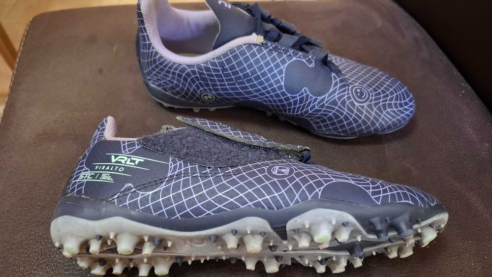 Футболни обувки .