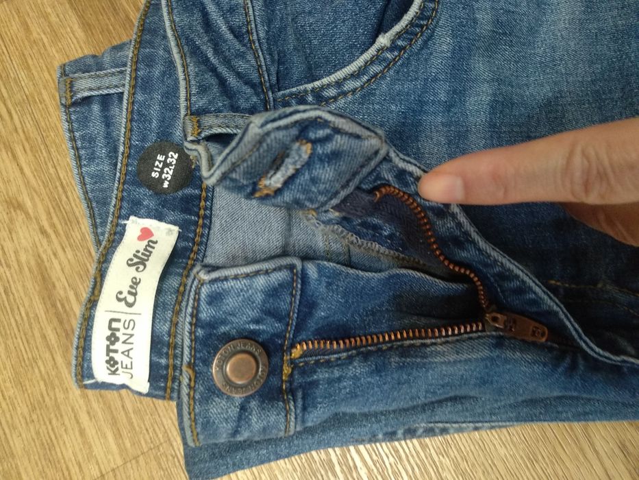 продам джинсы р.48, 2000тг