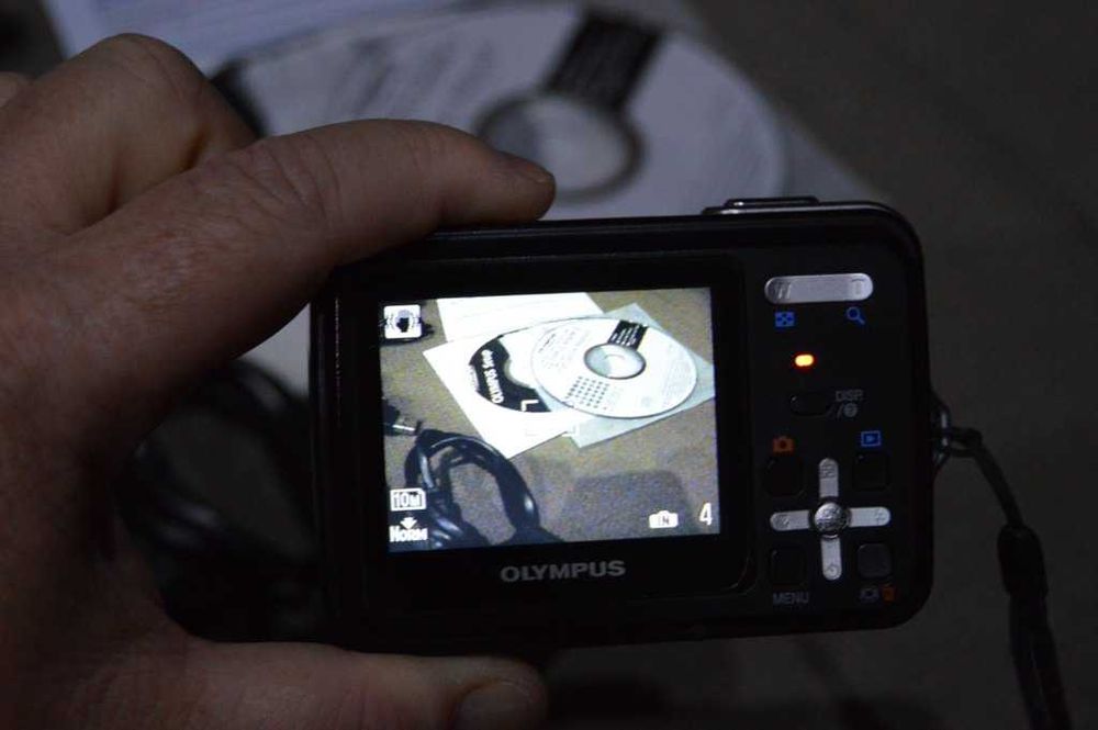 Aparat foto digital compact Olympus X-560WP subacvatic pana la 3m