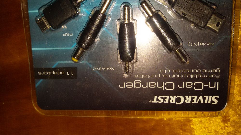 11 компонентно зарядно за кола и тел, таблет...