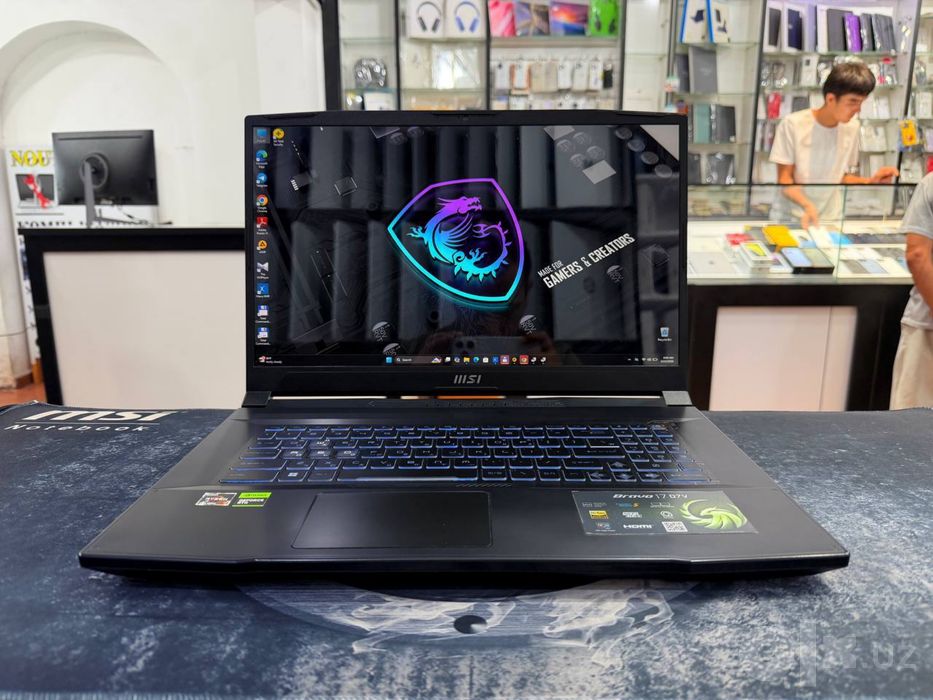 MSI Bravo 17 Ryzen 7 16GB 512GB RTX RTX4060