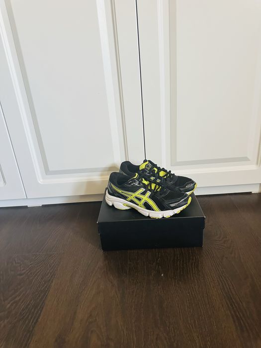 Adidasi asics Gel , numarul 39 , in stare buna